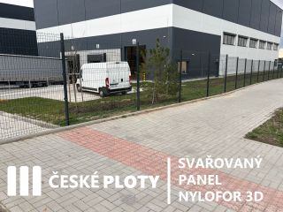 Další realizace je za námi 🔨 Tentokrát jsme vyrazili do průmyslové zóny, kde jsme řešili oplocení okolo haly🏭🚧 . Použili...