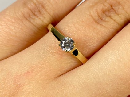 Zlatý prsten se zirkony 2000304210004