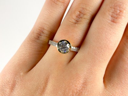 Zlatý prsten se zirkony 2000304060005