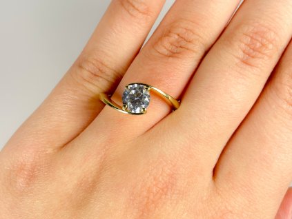 Zlatý prsten se zirkony 2000304200005