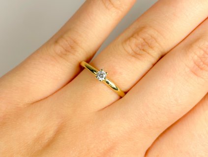 Zlatý prsten se zirkony 2000304750005