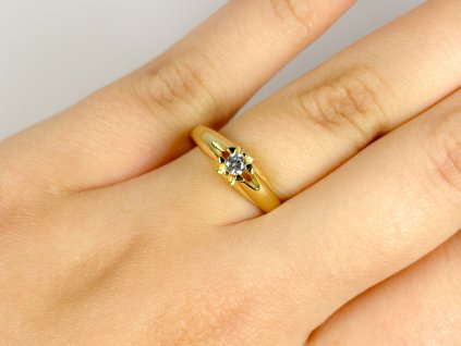 Zlatý prsten se zirkony 2000304290006