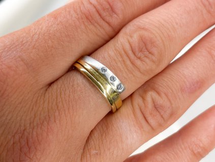 Zlatý prsten se zirkony 2000273020000