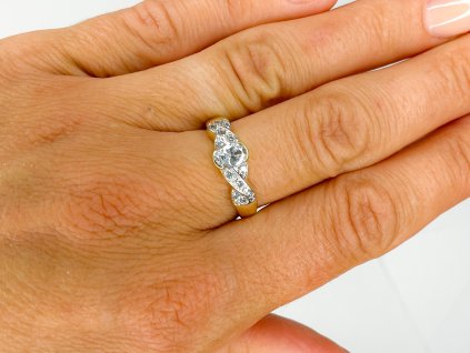 Zlatý prsten se zirkony 2000271220006