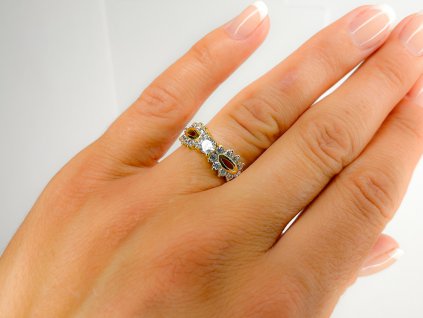 Zlatý prsten se zirkony 2000271550004