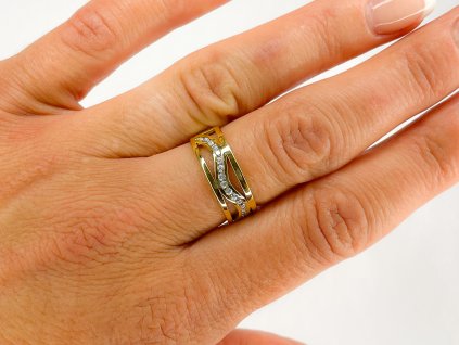 Zlatý prsten se zirkony 2000214840001