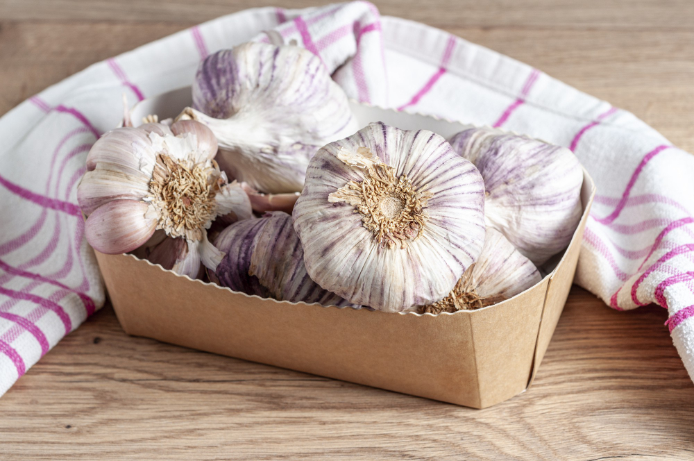 Pěstujete si doma česnek? Sázet ho můžete i v lednu