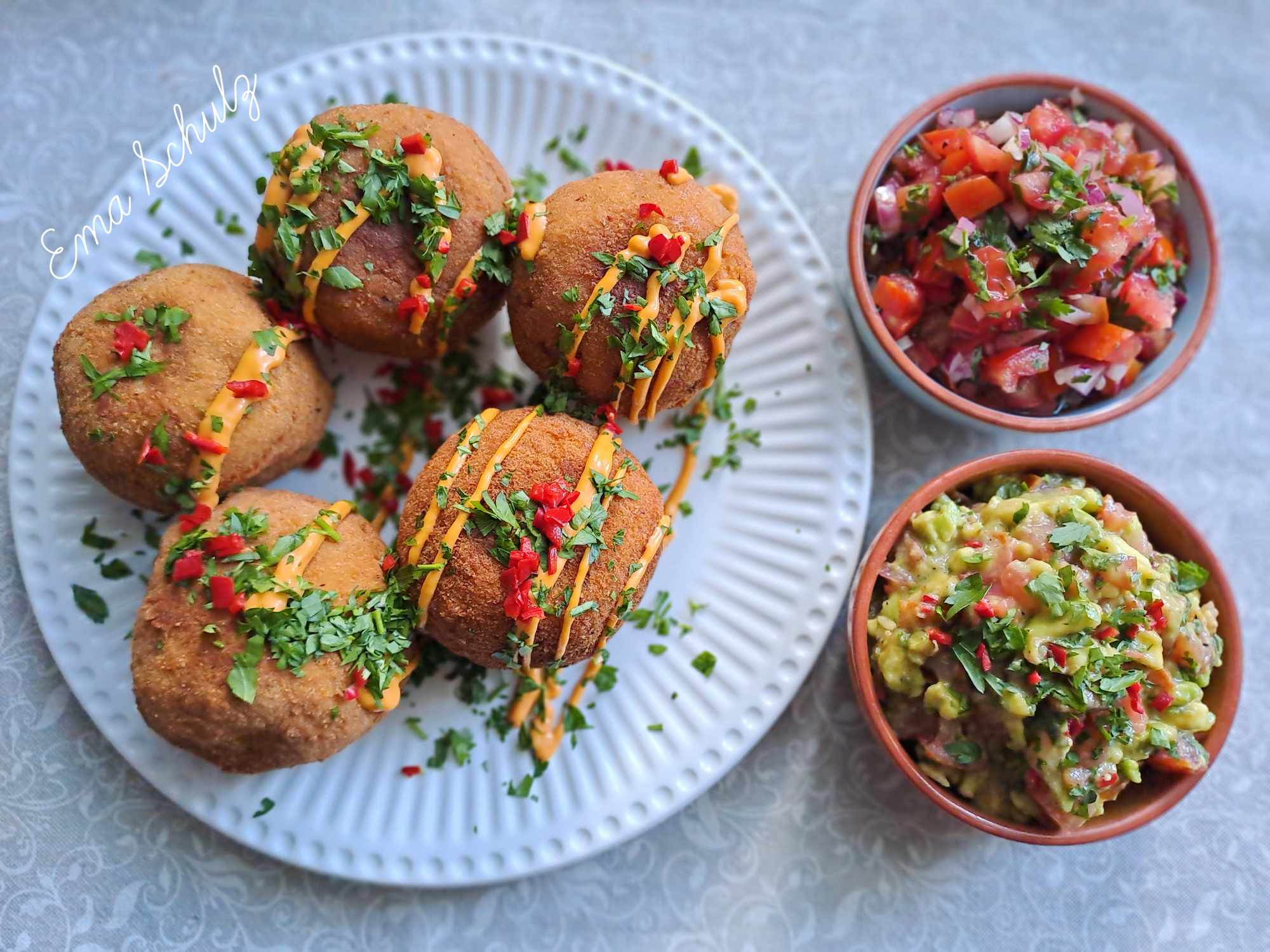 Masové koule plněné sýrem