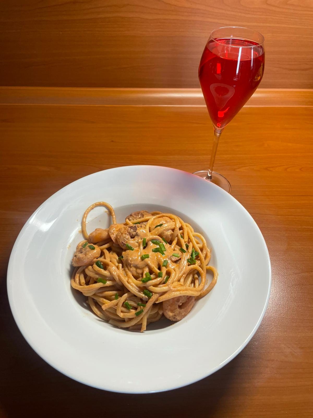 Krevetové těstoviny rosé