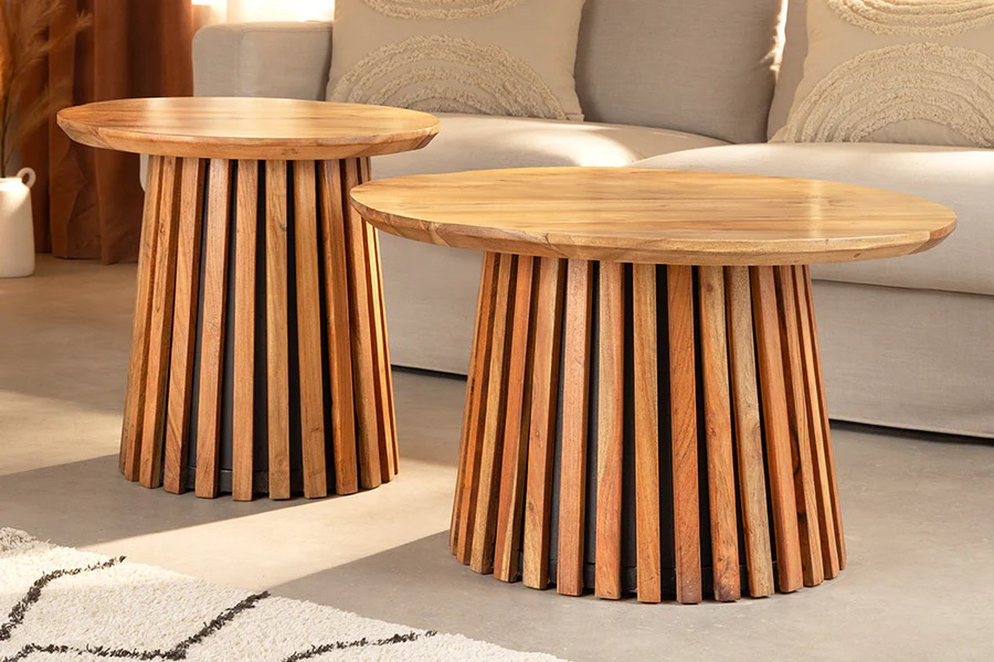 Exotické Dřeviny v Interiérovém Designu: Teak a Sheesham jako Symboly Elegance a Trvanlivosti