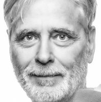                                     Petr Král
                            
