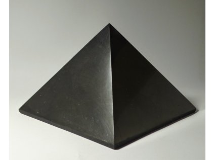Šungit pyramída 5 cm