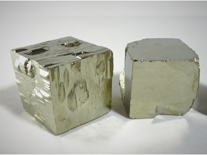 Pyrit kocka 2 cm