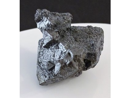 Pseudomorfóza hematitu po magnetite