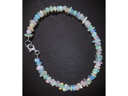 Drahý opál náramok na zapínanie