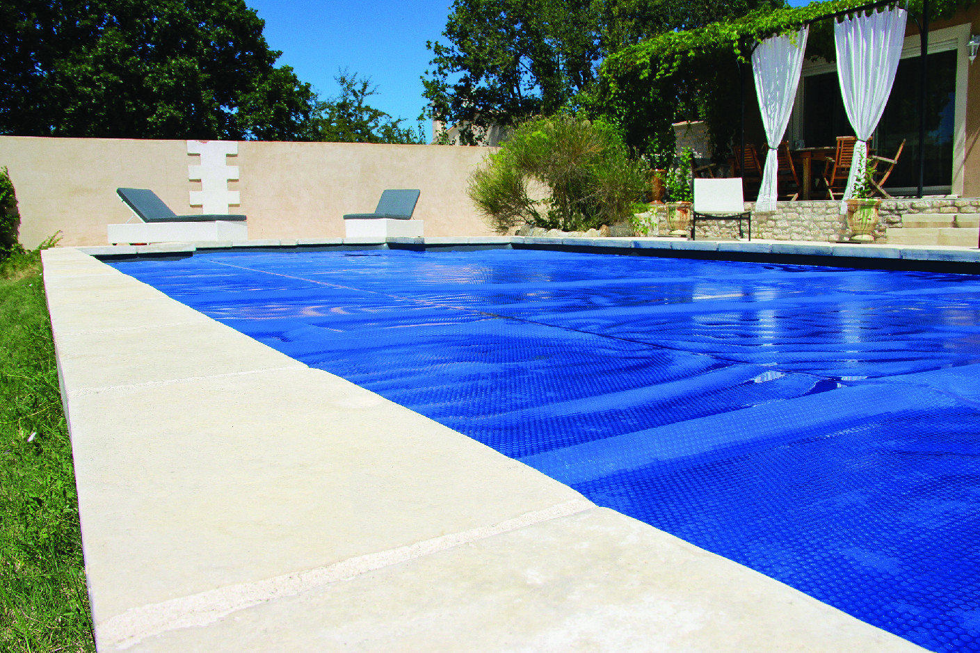 Solární plachta CF s rozměrem do 5,5 x 3,7m