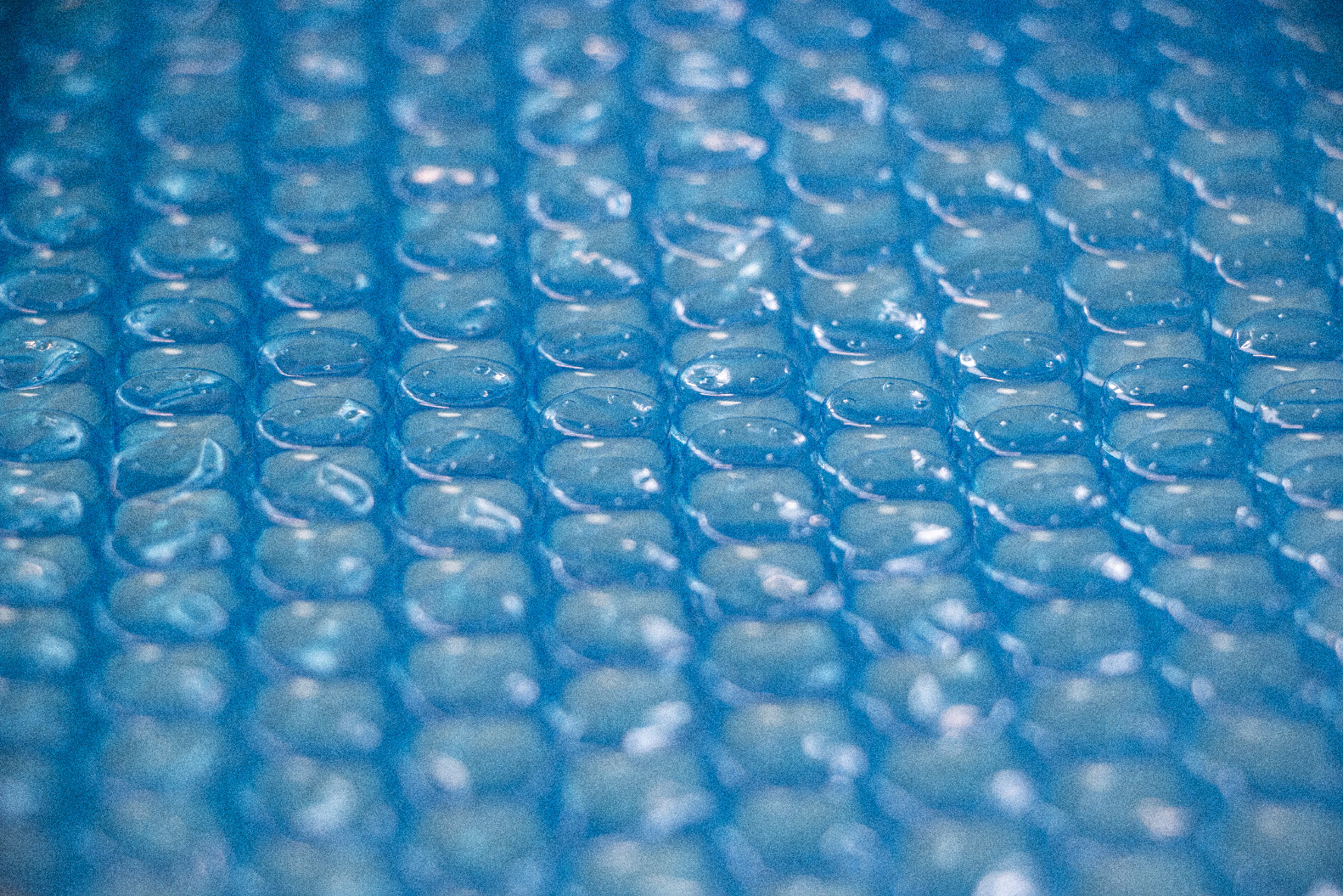 Solární plachta CF s rozměrem do 5,5 x 3,7m