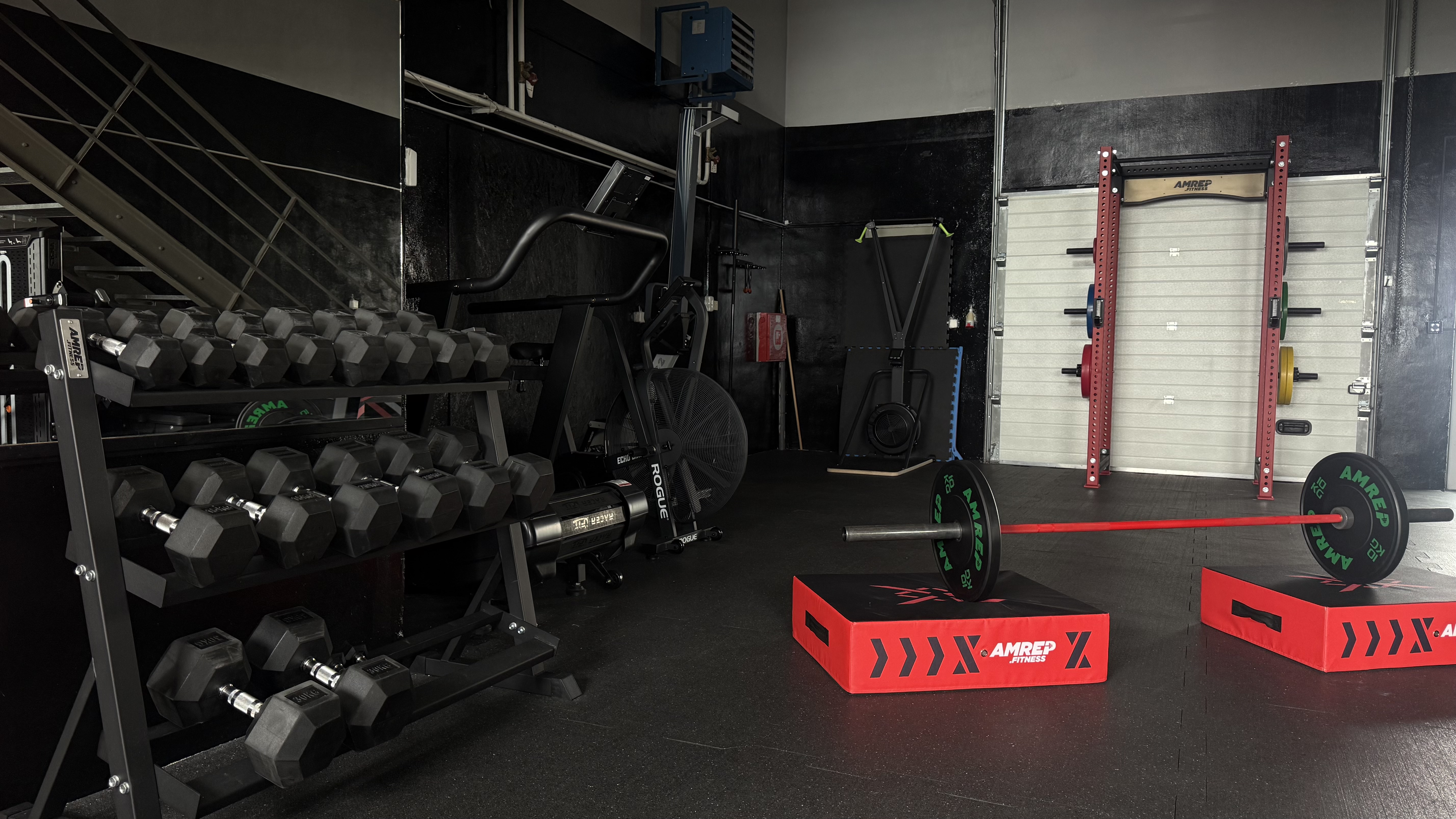 Showroom GYM CFshop.sk — HEX jednoručky a kardio zóna