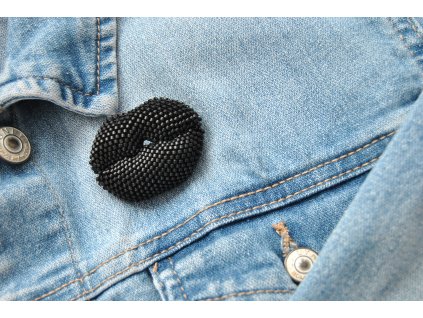 Brož Pusinka MATTE BLACK