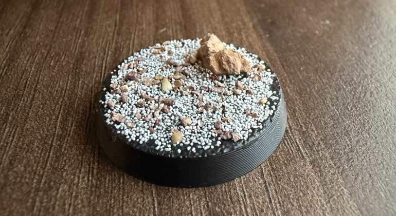 Figurku nalepit hned, nebo až potom?