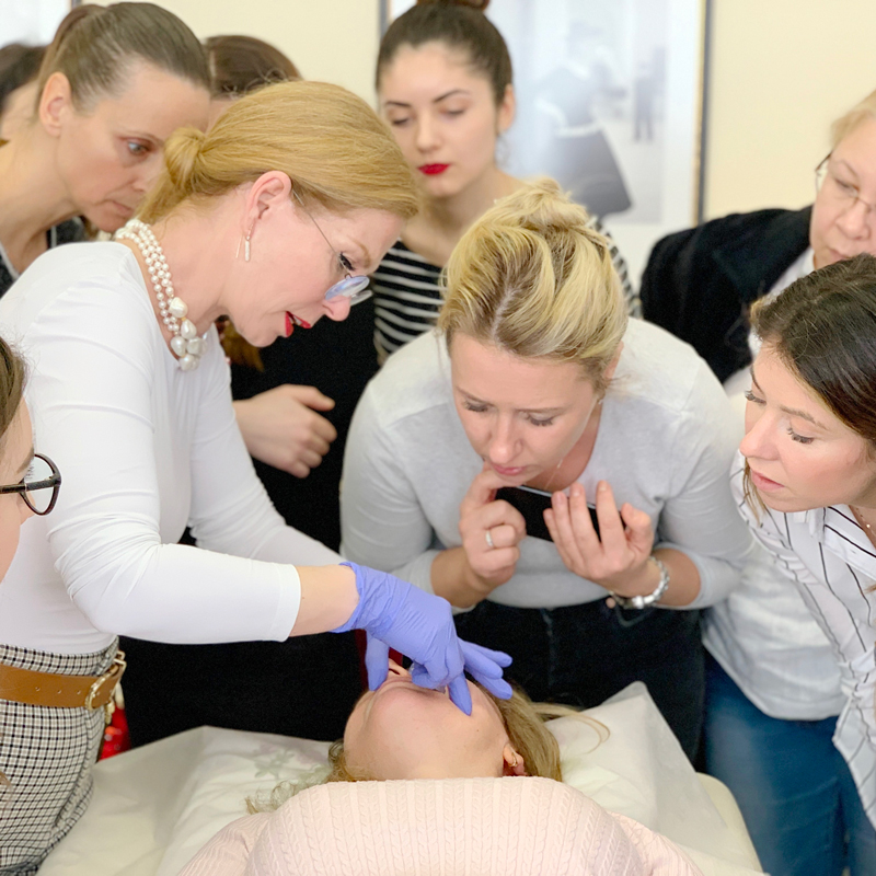 Co je "Sugaring" cukrová (d)epilace od Alexandria Professional®?