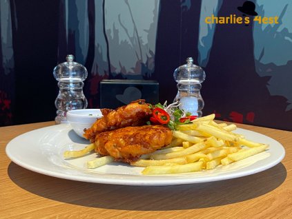 Kuřecí placičky s kukuřicí a chilli, s hranolkami a pikantním dipem 2