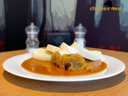 Segedínský guláš s domácím houskovým knedlíkem 2