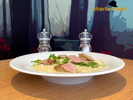 PARMAZÁNOVÉ RIZOTO s grilovanou vepřovou panenkou a rukolou 2