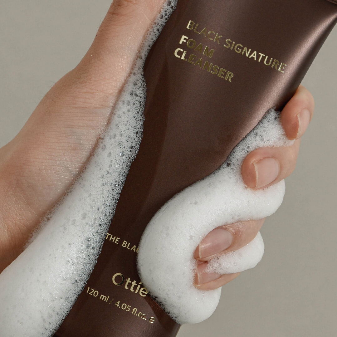 SCOT1220-ottie-black-signature-foam-cleanser-120ml-2