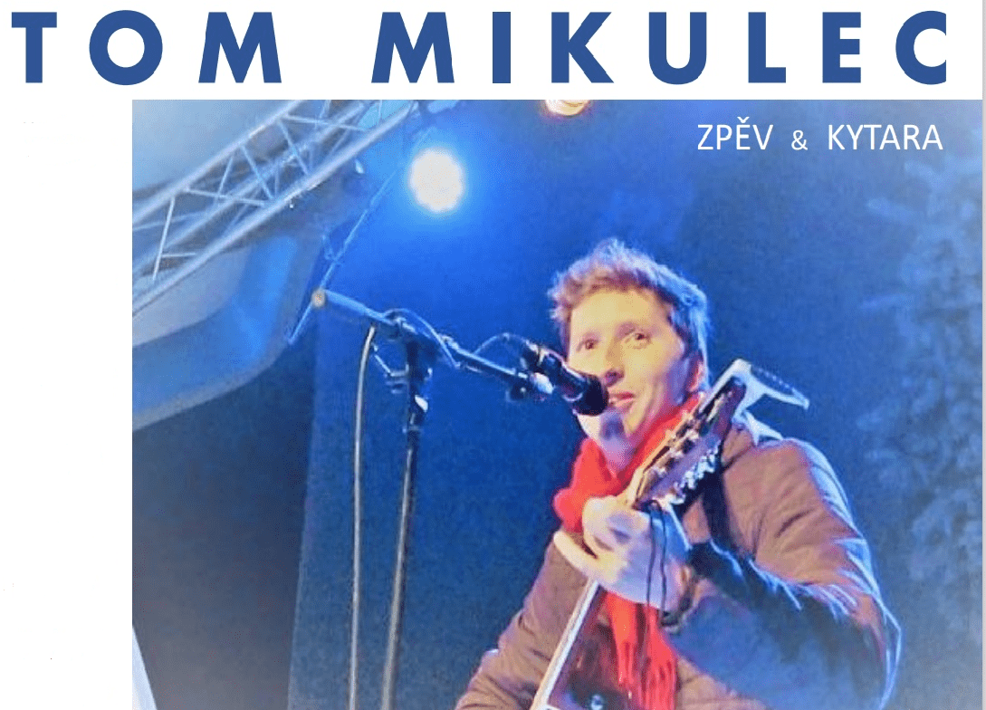 Zpěvák Tom Mikulec na Veselém Marketu