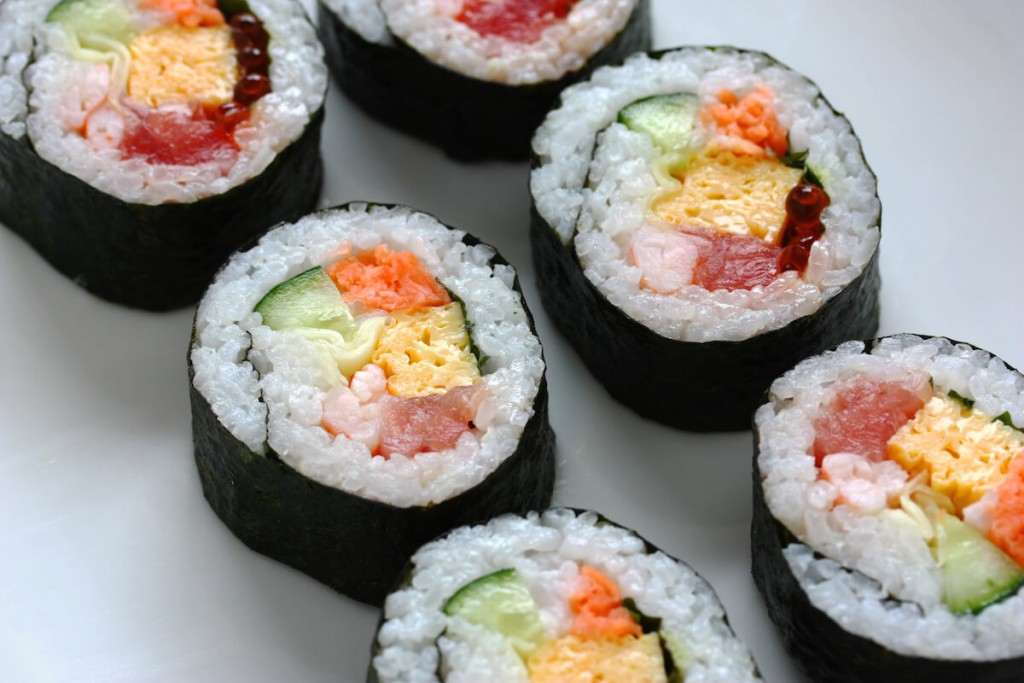 10 kroků k chutnému Futomaki sushi s tamago omeletou