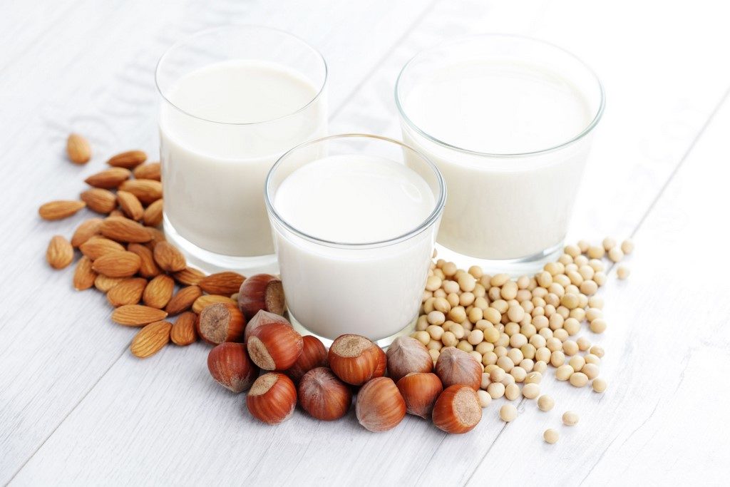 Přehled - rostlinná mléka– která se hodí na pečení?