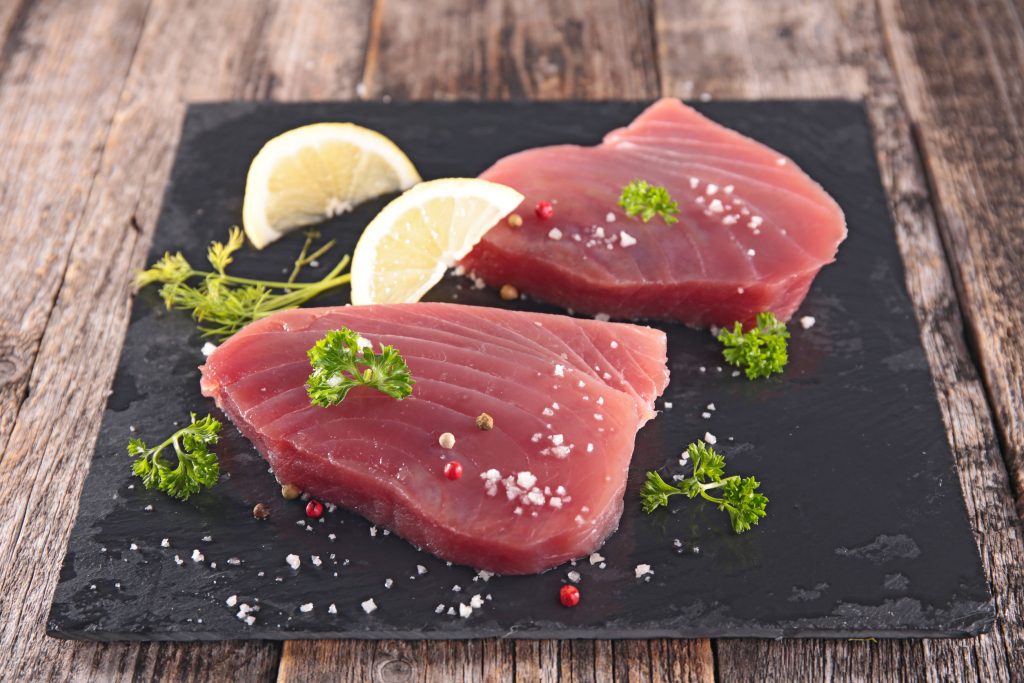 Rybí steaky: Proč jsou tak oblíbené a tipy, jak si je připravit