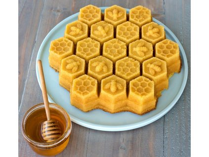 Forma ve tvaru včelí plástve Honeycomb Pull Apart Nordic Ware zlatá 2,4 l
