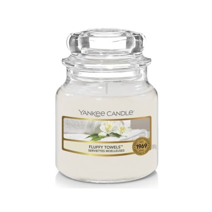 Vonná svíčka Fluffy Towels Yankee Candle malá