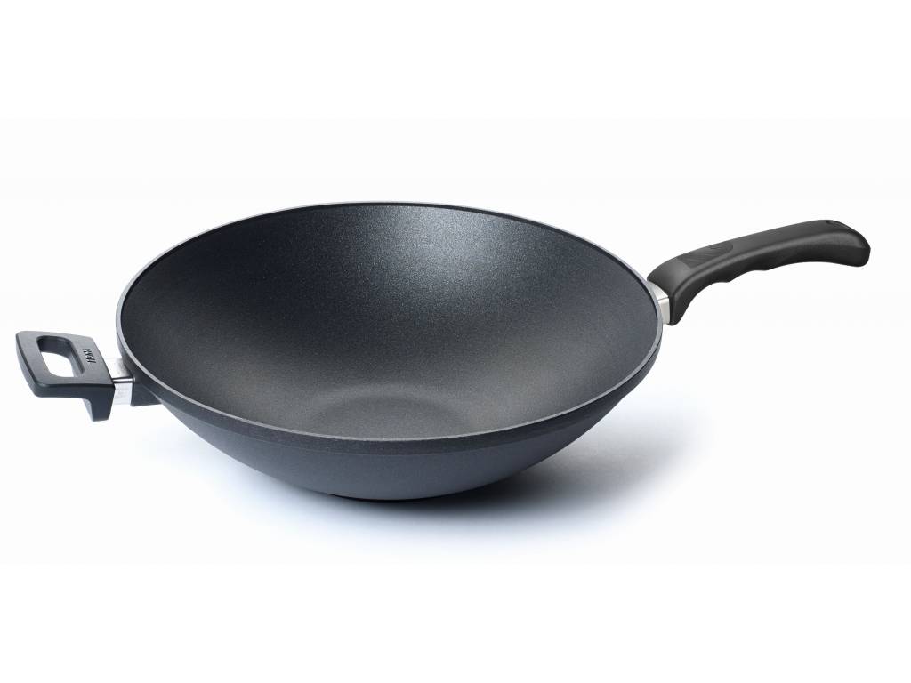 Titanová pánev Wok O 32 cm s rukojetí Titanium Nowo WOLL