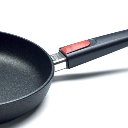 Pánev s odnímatelnou rukojetí Titanium Nowo WOLL oválná 38 x 28 cm
