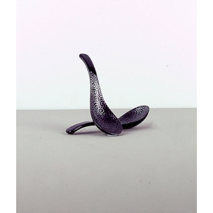 Čierna lyžica so striebornými špirálkami 14 cm