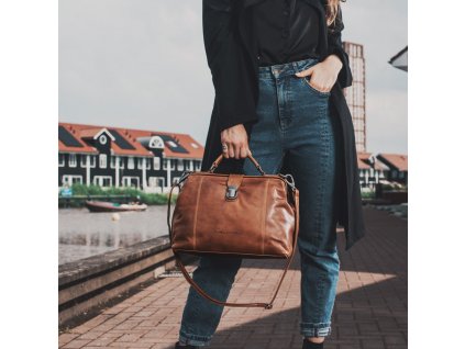 The Chesterfield Brand doktorska taska shaun koňak