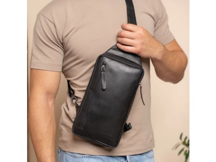 The Chesterfield Brang sling bag Rotterdam černá 1