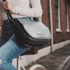 kožená kabelka s klopou přes rameno chesterfield brand černá millie