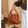 Dámská kožená kabelka do ruky i přes rameno Lunera C48.140031 koňaková 6