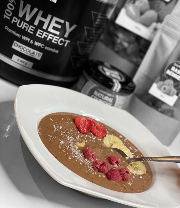 KRÉMOVO SMOTANOVÁ SMOOTHIE BOWL