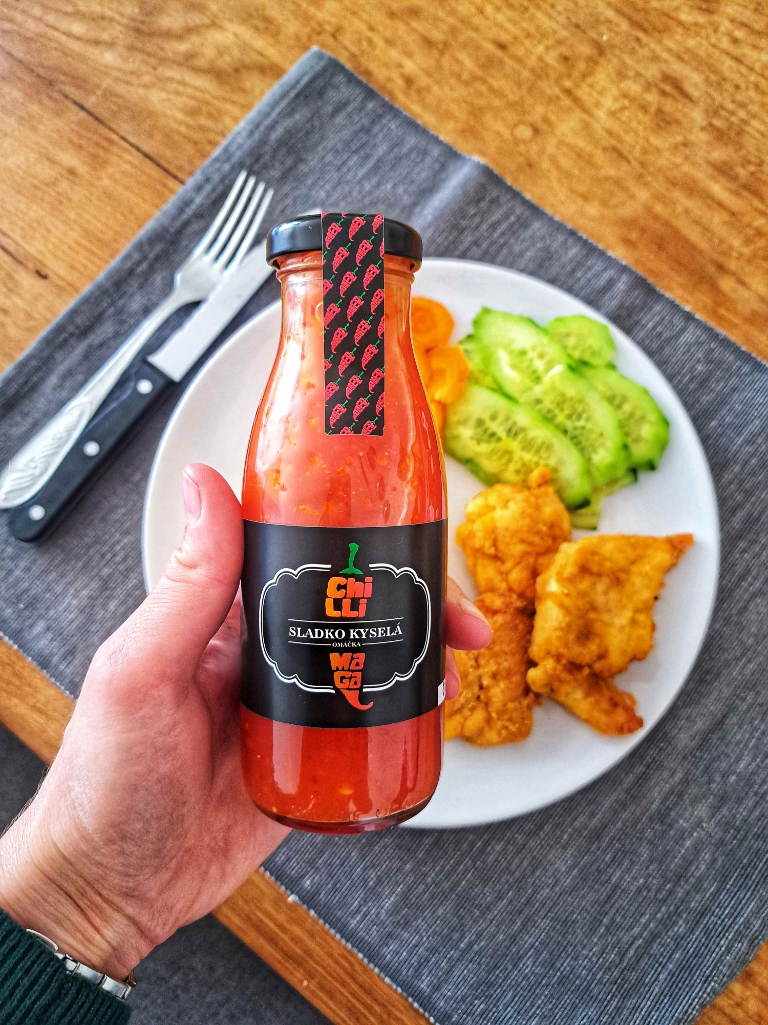 Smažené kuřecí kousky se Sladkokyselou chilli omáčkou