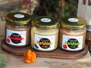 Plnotučná hořčice s nakládanýmiJalapeño