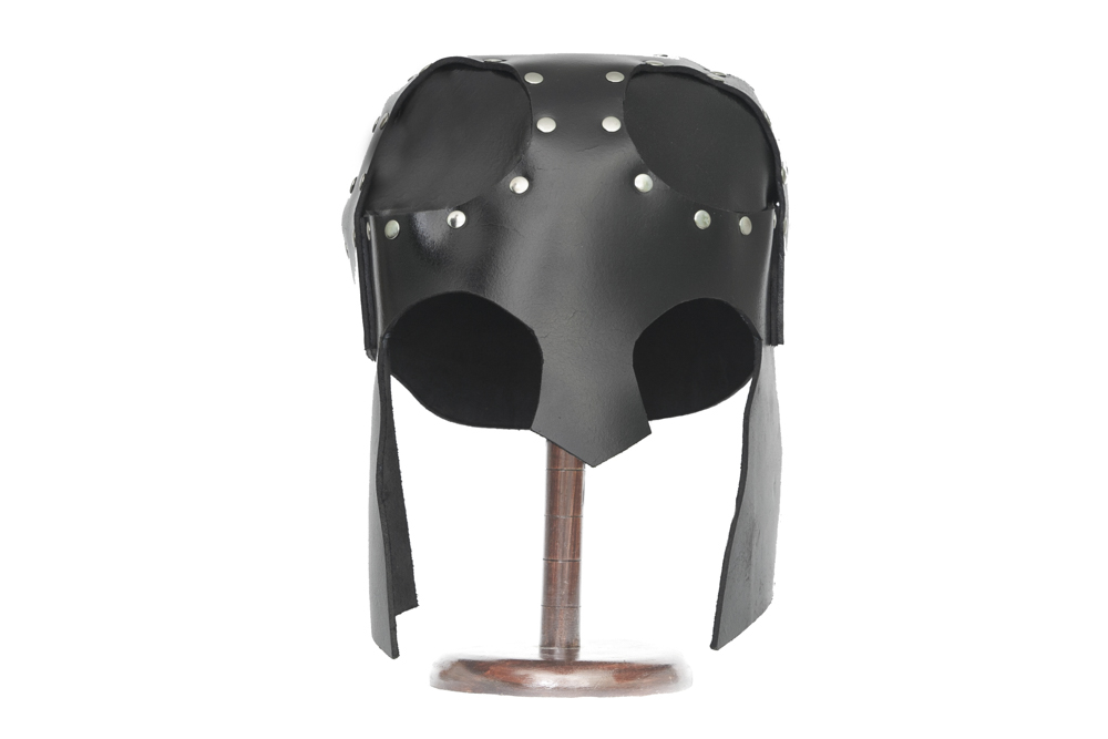 Chladné Zbraně Kožená helma "BLACK KNIGHT HELMET"