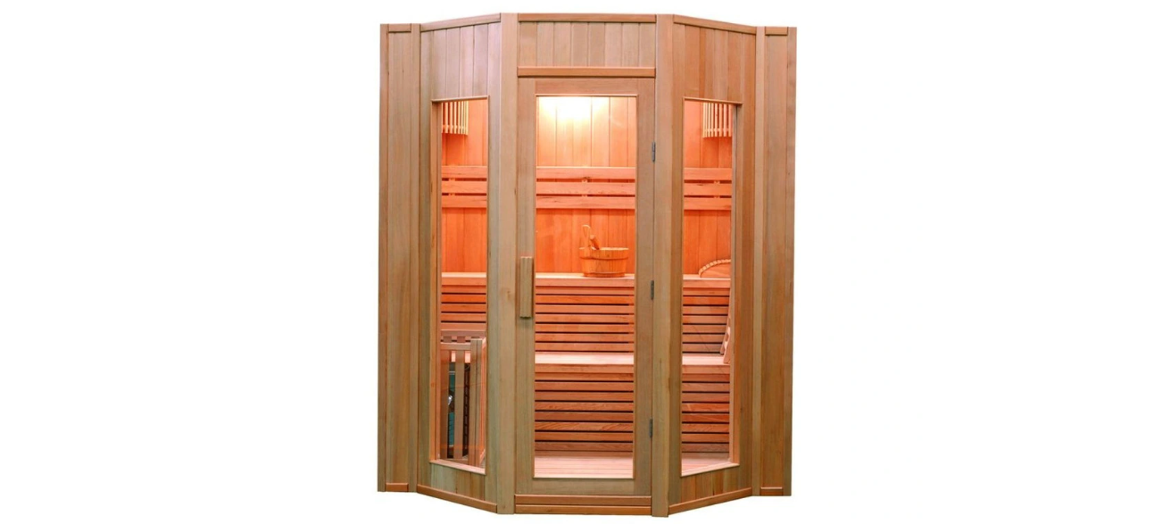 Domácí sauna na zahradě jako doplněk k bazénu v zimním období