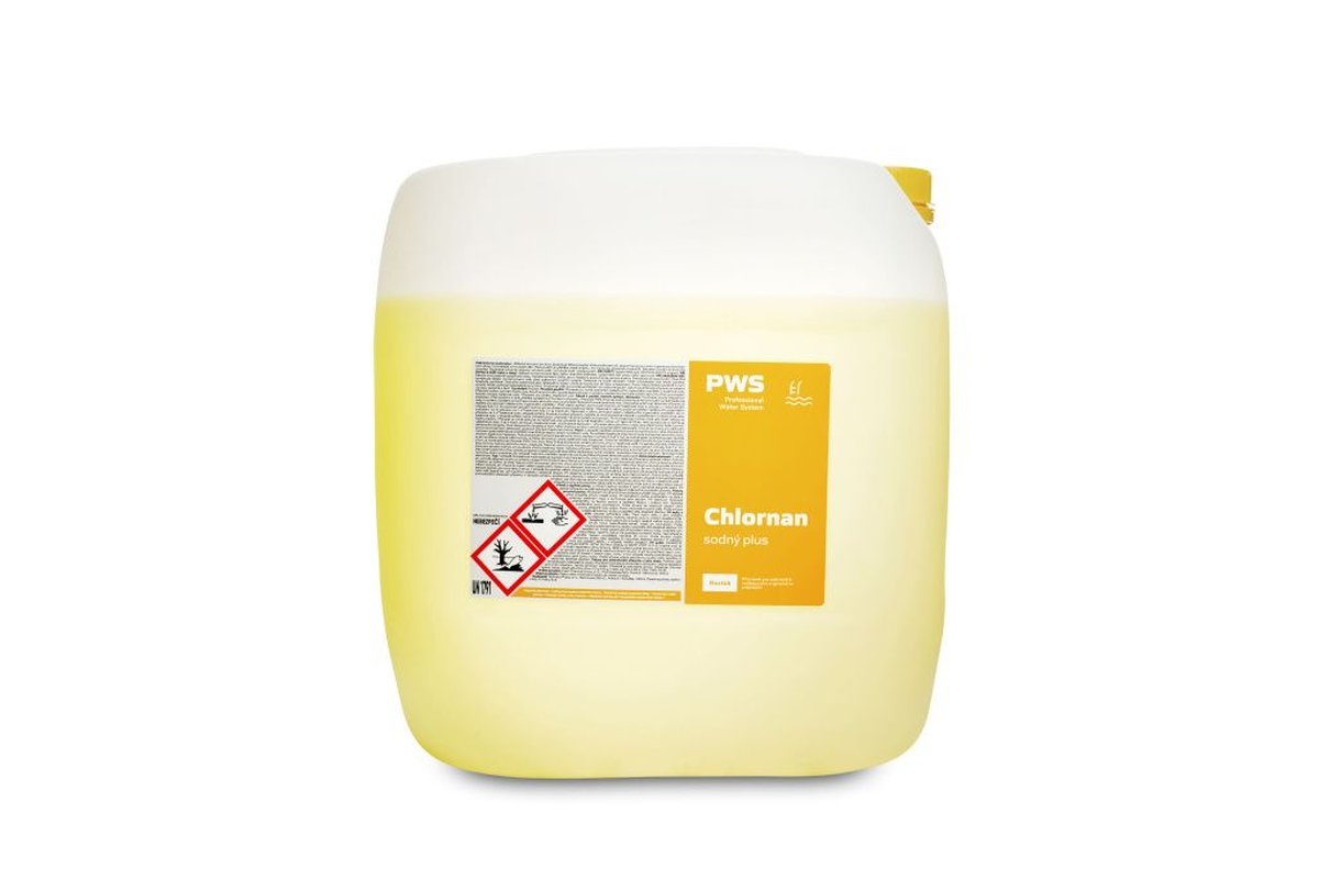Kam uklidit bazénovou chemii na zimu a co z ní mráz zničí