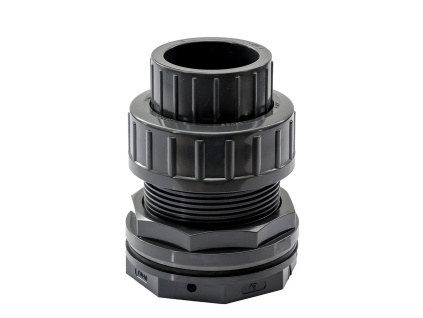 PVC tvarovka - průchodka stěnou se šroubením, 32 mm