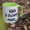 Hrnek kafe s chlupem navic zelenobily (2)